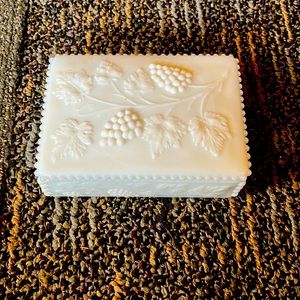 Vintage White milk glass Westmoreland cigarette box